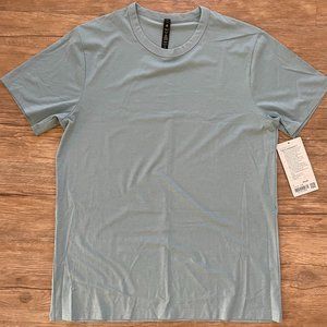 Lululemon - The Fundamental T - Size Large